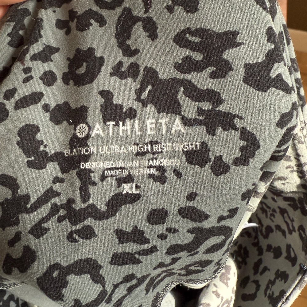 Athleta elation high rise Black and Gray Leopard Print Tights